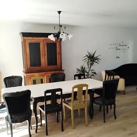 Maison De Famille Дом отдыха *