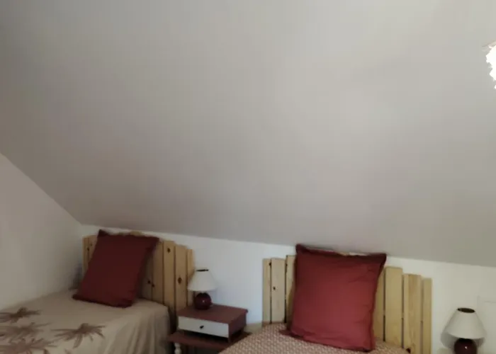 Maison De Famille Nyaraló